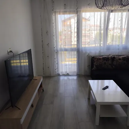 Spacious 2-bedroom Near Dragonul Rosu 부쿠레슈티