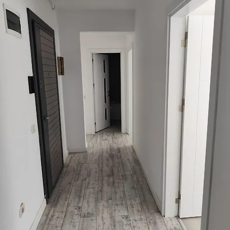 Spacious 2-bedroom Near Dragonul Rosu * 부쿠레슈티