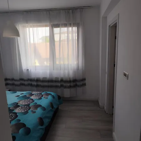 Spacious 2-bedroom Near Dragonul Rosu Apartament Bukareszt