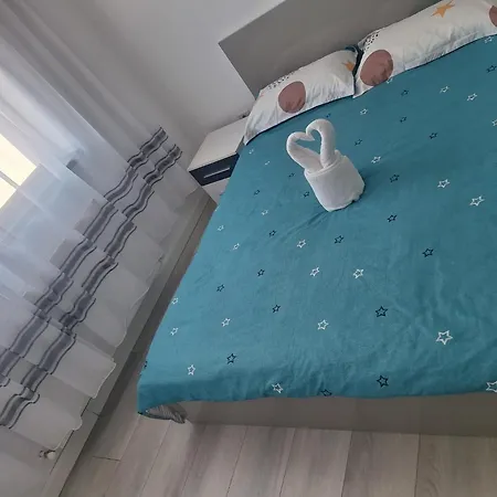 Spacious 2-bedroom Near Dragonul Rosu 아파트 부쿠레슈티